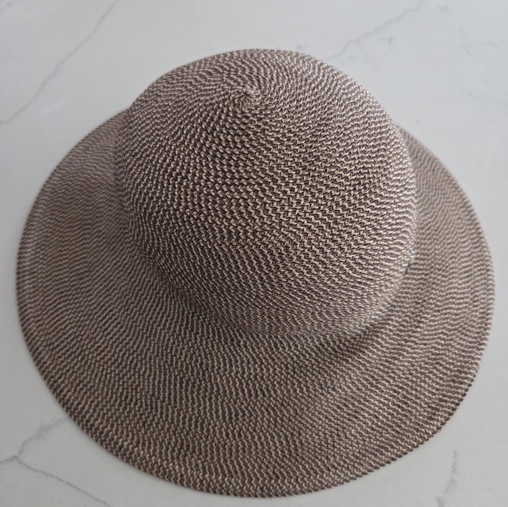 Eric Javits Hampton Straw Sun-Hat - Picture 6 of 16